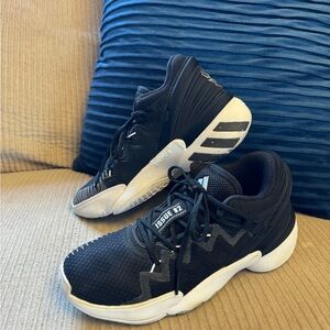 Boys basketball shoes 4.5 adidas